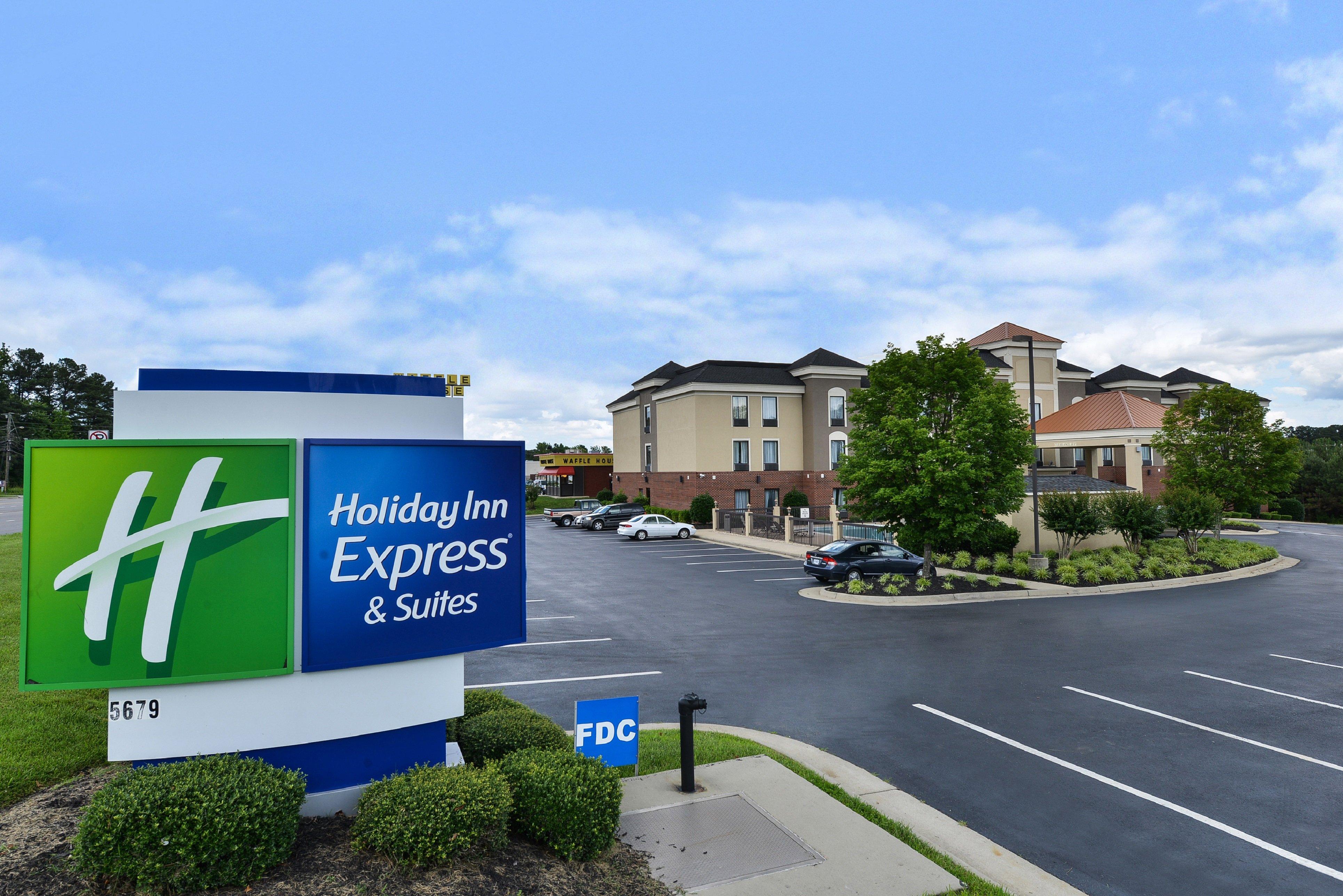 Holiday Inn Express Hotel & Suites Petersburg/Dinwiddie By Ihg Exterior foto